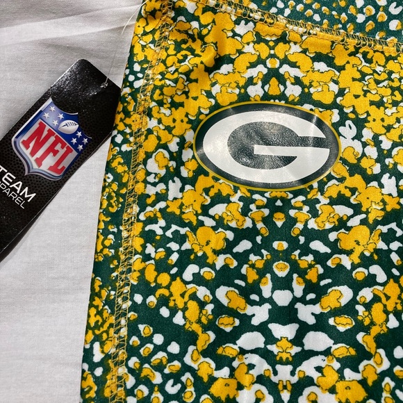 Women’s Majestic Brand Zubaz Green Bay Packers leggings! Size large, NWT! - Picture 2 of 7